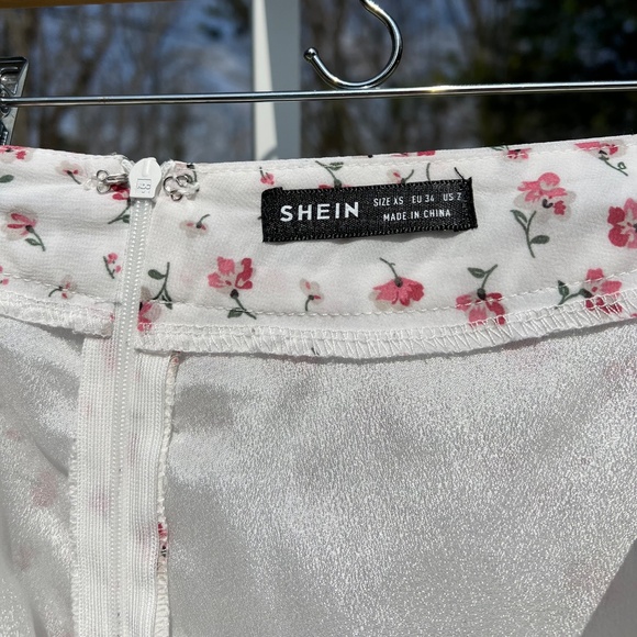 Cream Skirt with Coral and Mauve Flowers - Picture 7 of 9